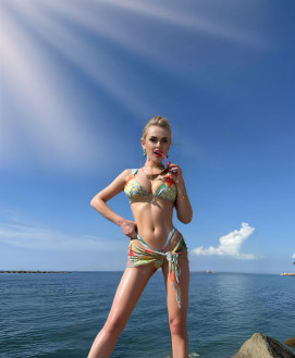 Adelina_VIP