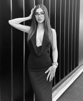 angela
